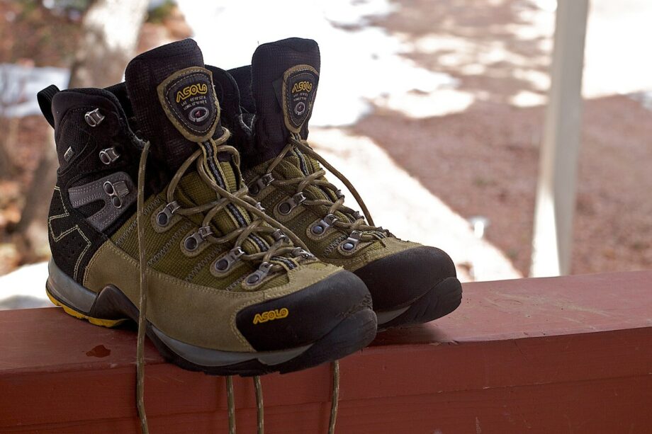 Hiking Boots Trail Mud - Northstar Outfitters outdoor gear guide